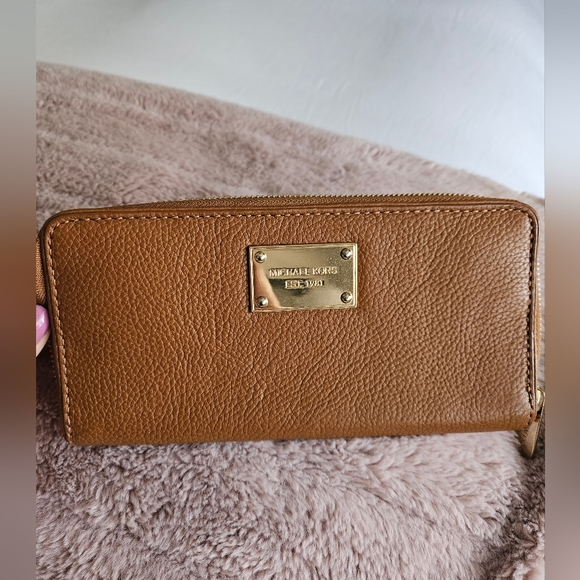 Michael Kors wallet - Picture 3 of 5